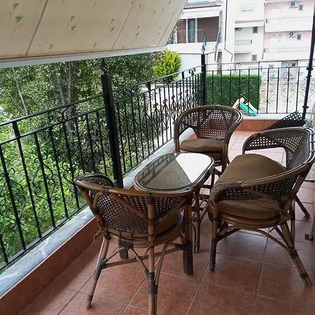 Crystalia Apartment *